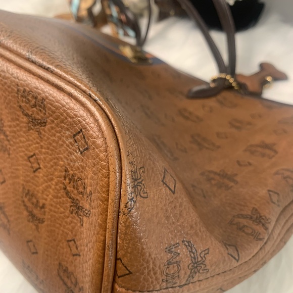 Authentic MCM Medium Tote - Picture 12 of 16